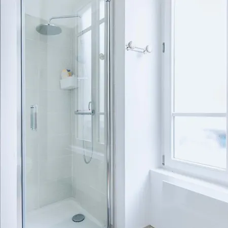 F2 Un Dimanche A Marie Celine Βισύ