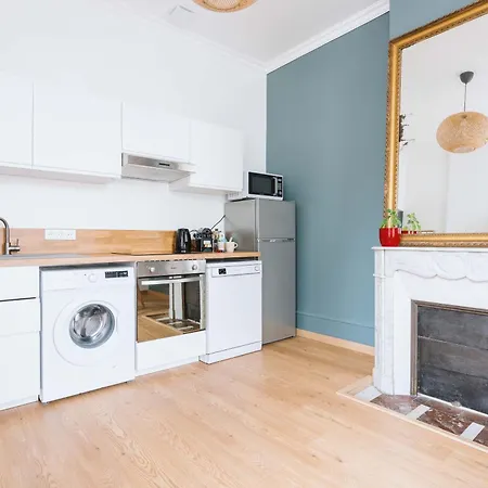 Daire F2 Un Dimanche A Marie Celine